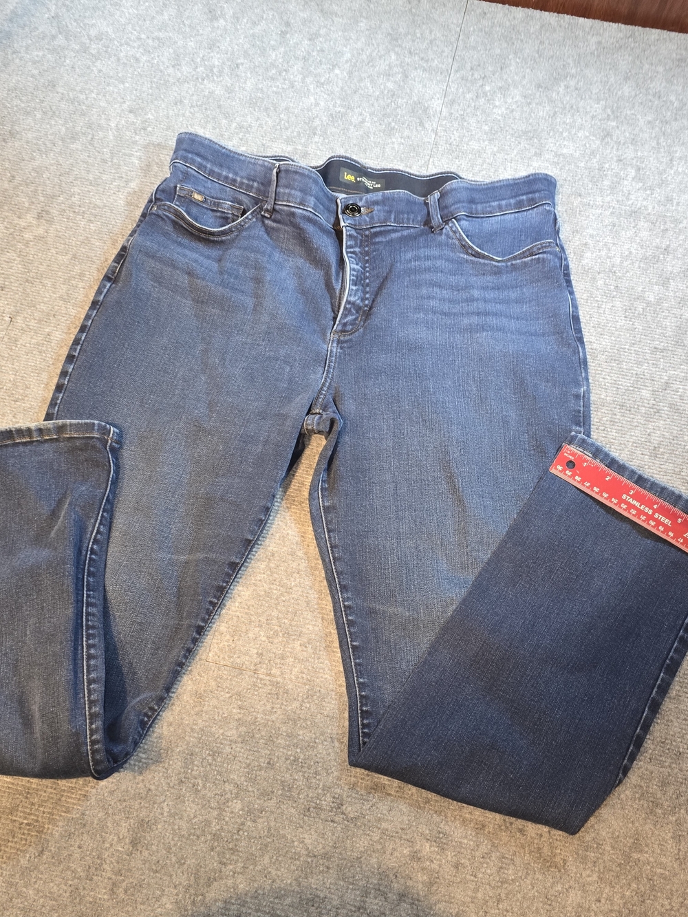 Lee Flex Motion Regular Fit Straight Leg Jeans Women’s 18M Dark Wash Stretch